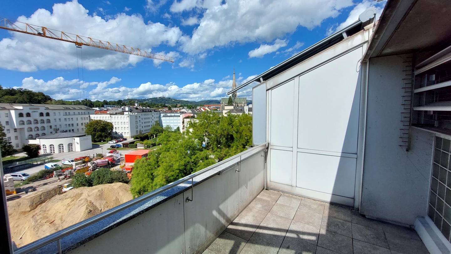 Helle Wohnung mit Balkon und Pöstlingbergblick