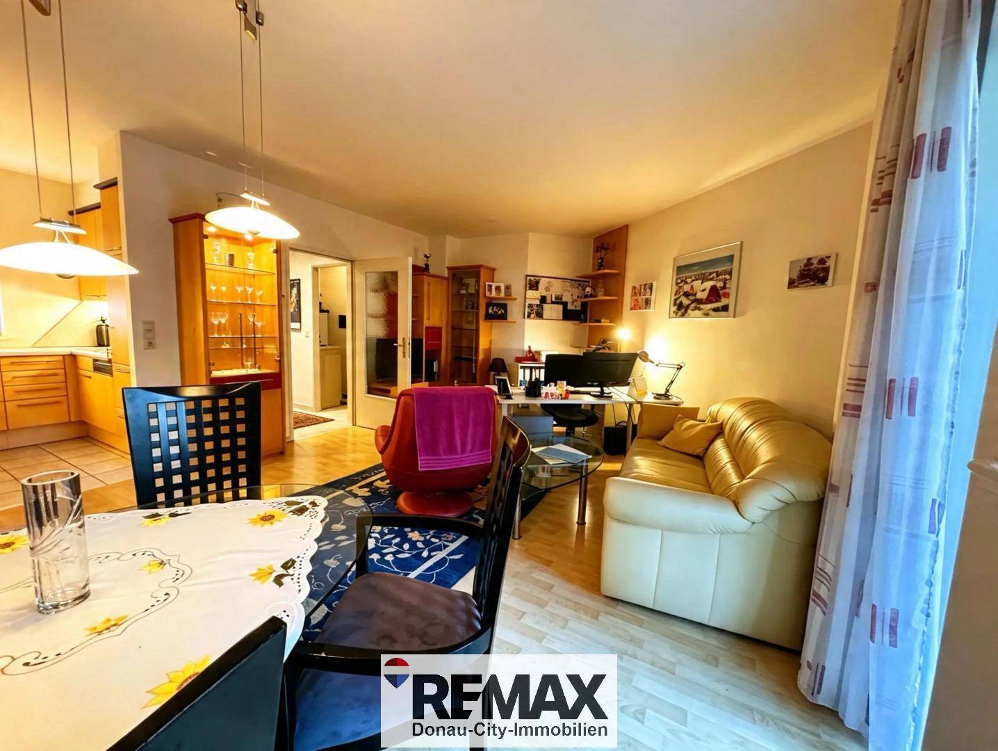 Ground floor apartment with private garden near lake