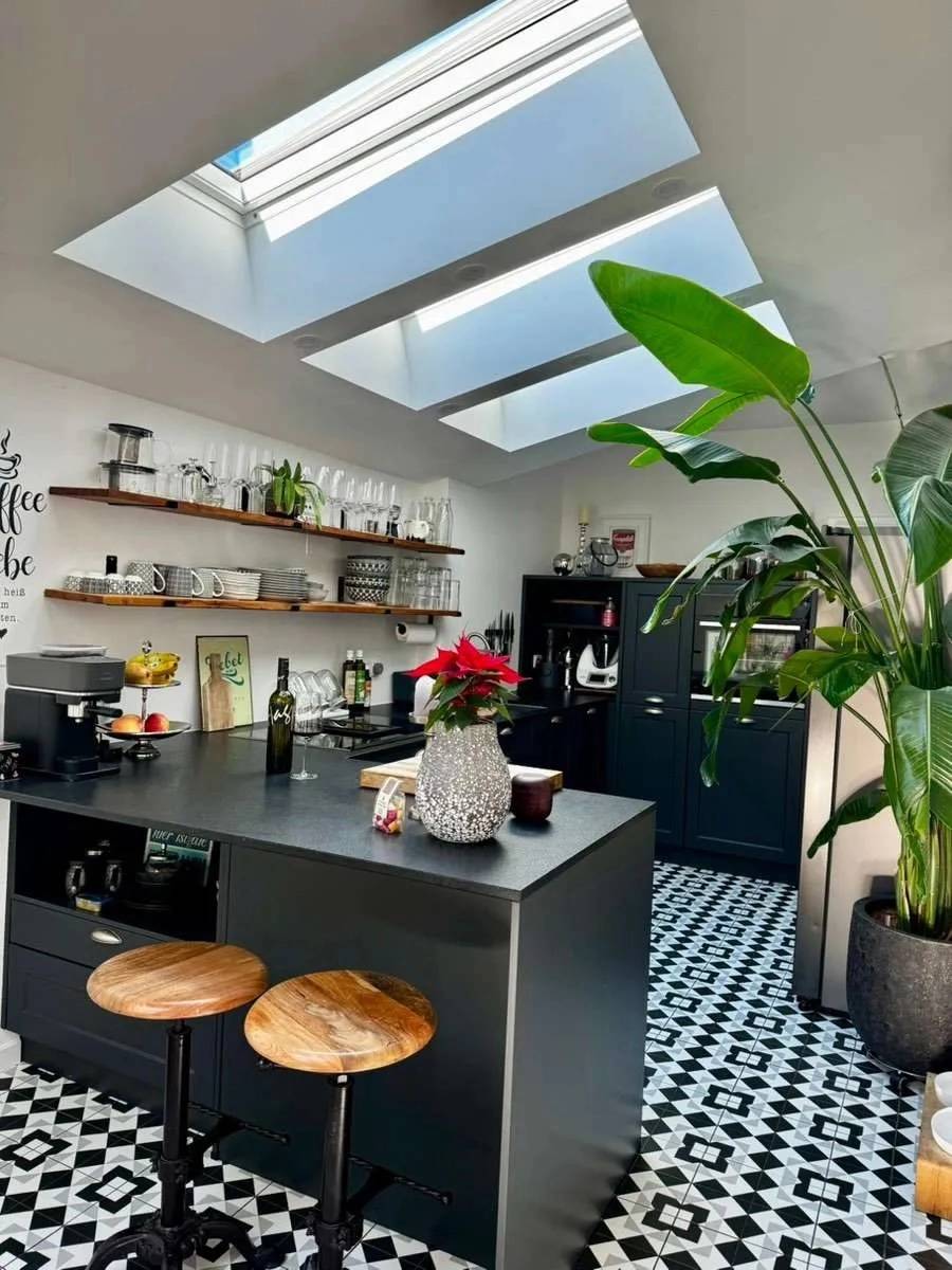Stilvoll sanierte Familienwohnung mit Garten und Sauna