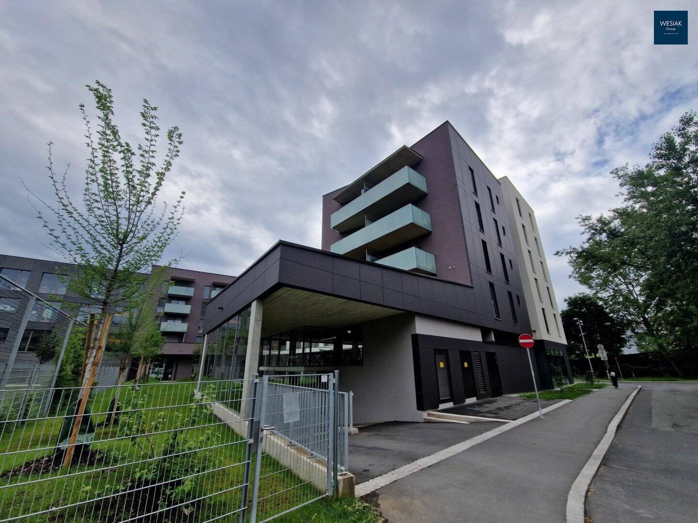 West Side Living Top 52 - First-class new build apartment with balcony in prime location