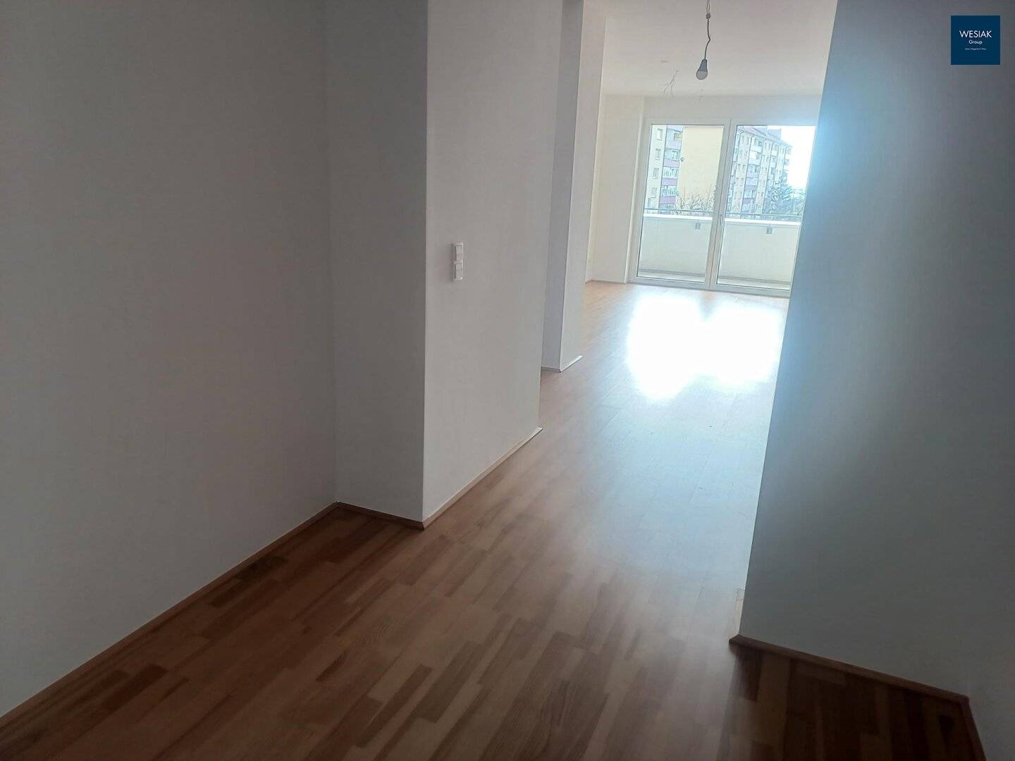 West Side Living Top 52 - First-class new build apartment with balcony in prime location