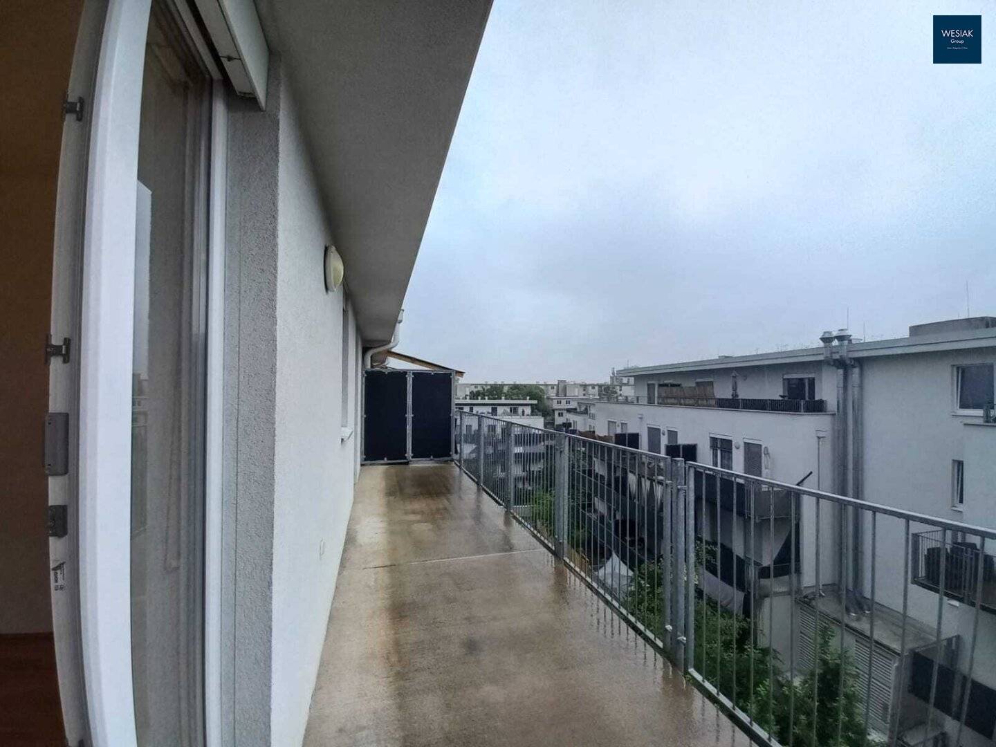 Modern dream apartment with balcony and top equipment in central location - rent now!