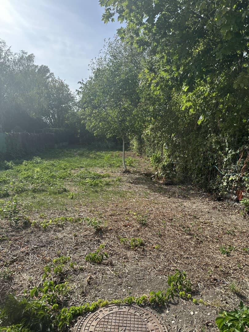 Holiday plot to rent at Neufelder See only a few minutes on foot from the lake