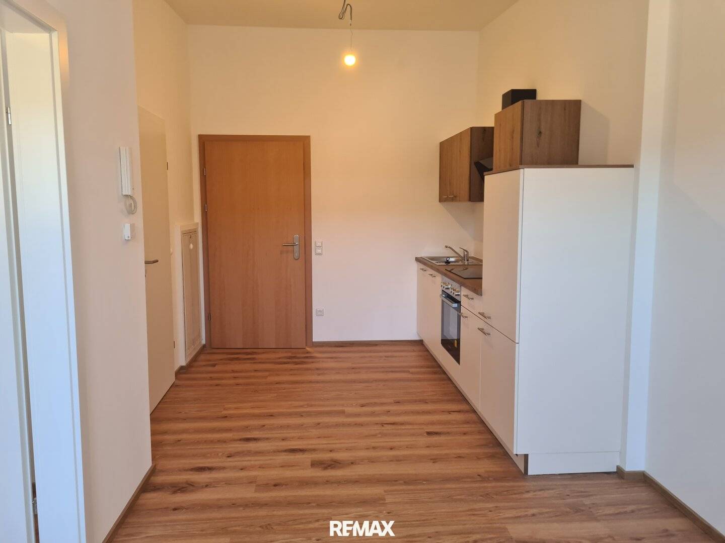 Like-new rental apartment - Small but great layout!
