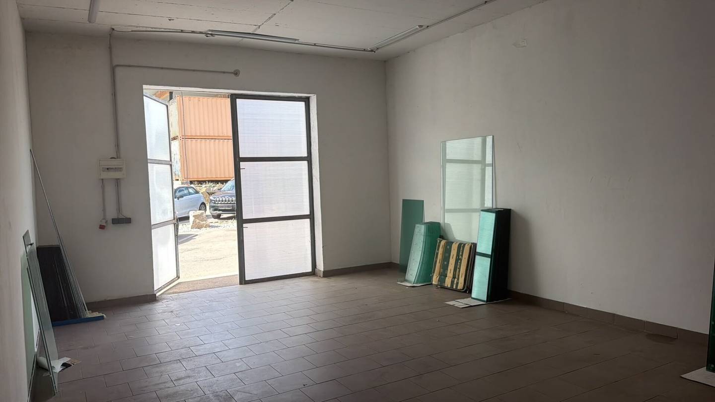 PROVISIONSFREI!!! Große Halle, Werkstatt, Lager 40 m² ohne Hebebühne N15
