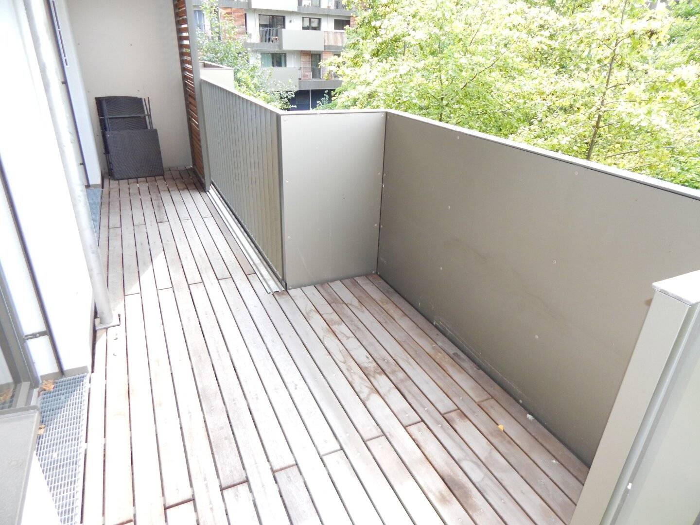 Modern 2-room terrace apartment with green view and quiet location