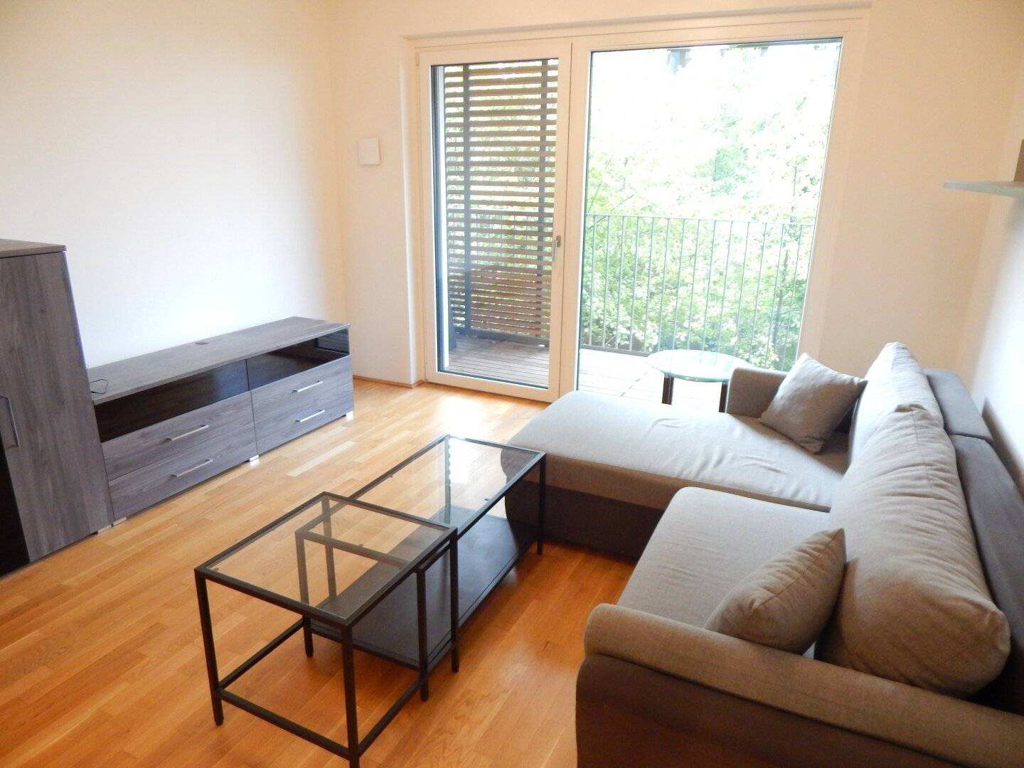 Modern 2-room terrace apartment with green view and quiet location