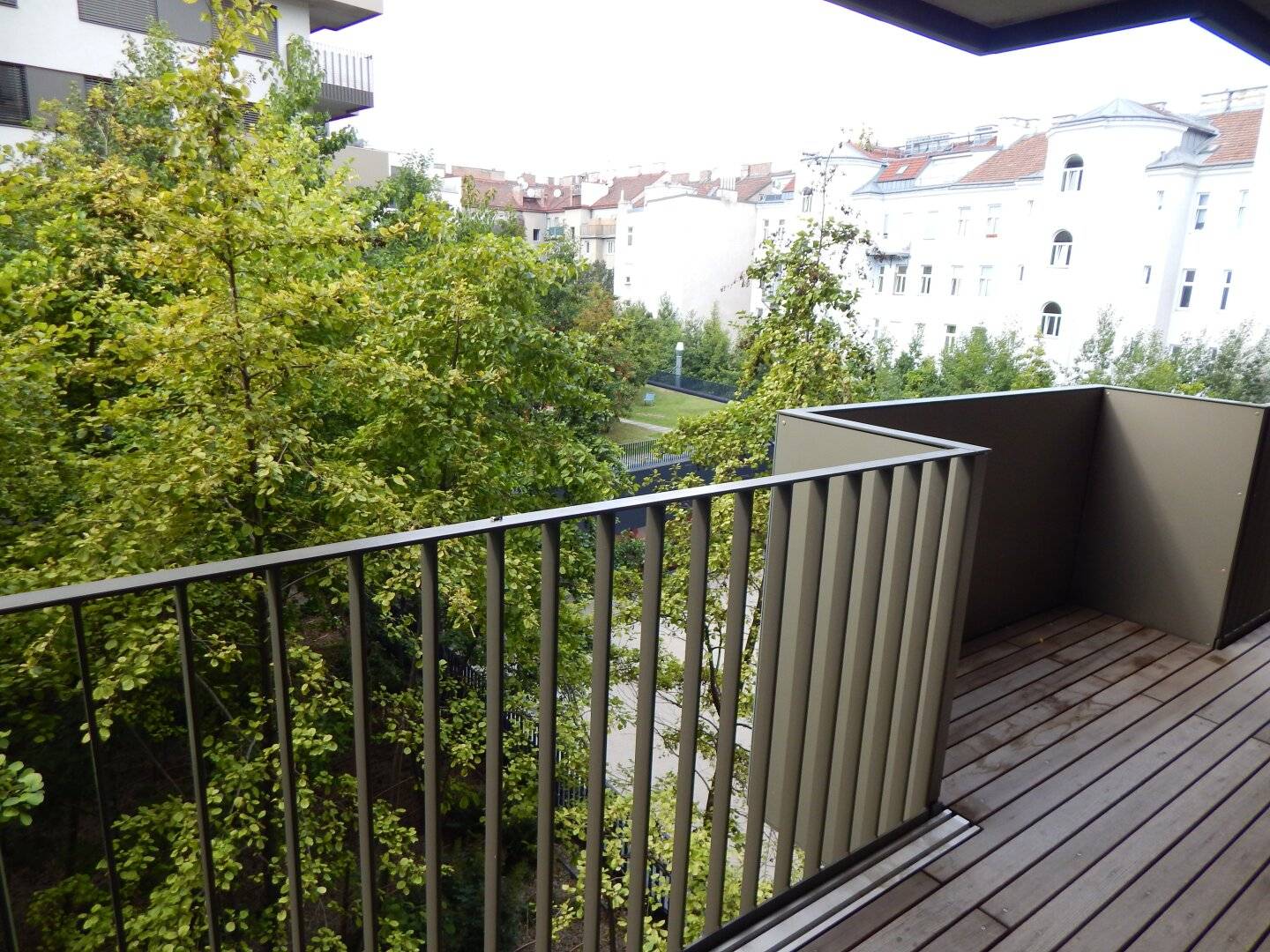 Modern 2-room terrace apartment with green view and quiet location
