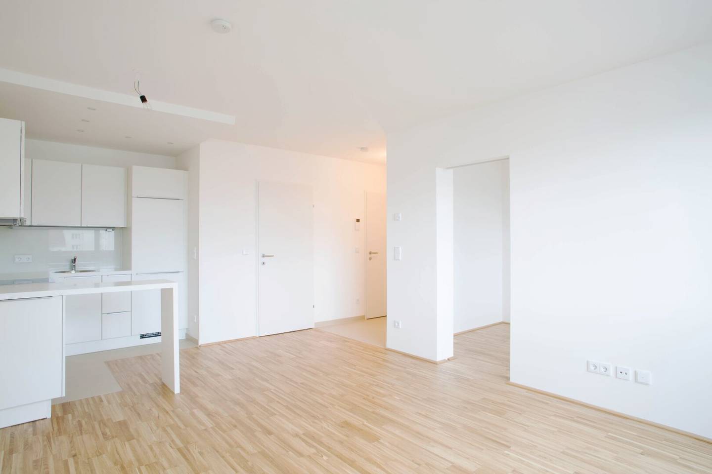 AB MITTE DEZEMBER! Charmante 2-Zimmer-Wohnung - Nähe Millennium City U6