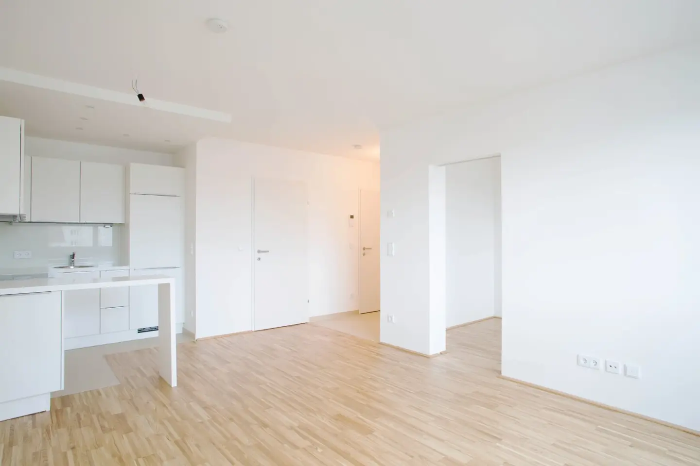 AB MITTE DEZEMBER! Charmante 2-Zimmer-Wohnung - Nähe Millennium City U6
