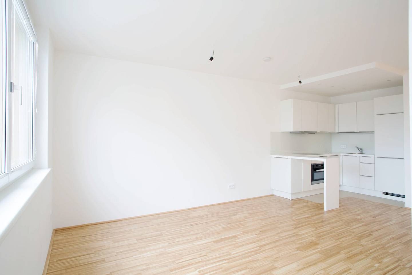 AB MITTE DEZEMBER! Charmante 2-Zimmer-Wohnung - Nähe Millennium City U6