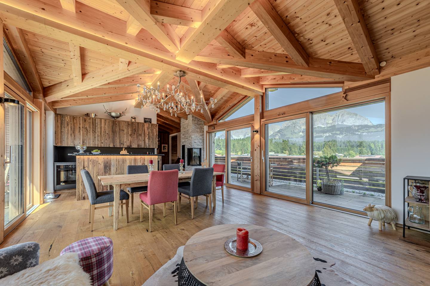 Dachgeschosswohnung mit Panoramablick und großzügiger Terrasse