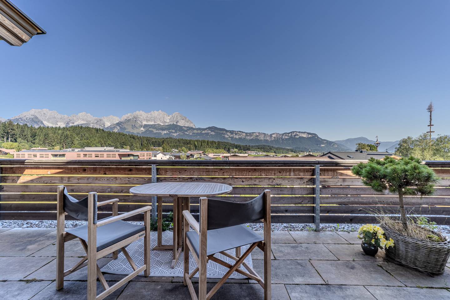 Dachgeschosswohnung mit Panoramablick und großzügiger Terrasse