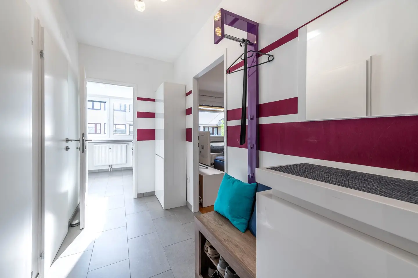 Modernized 2-room apartment with west-facing loggia in Rodaun
