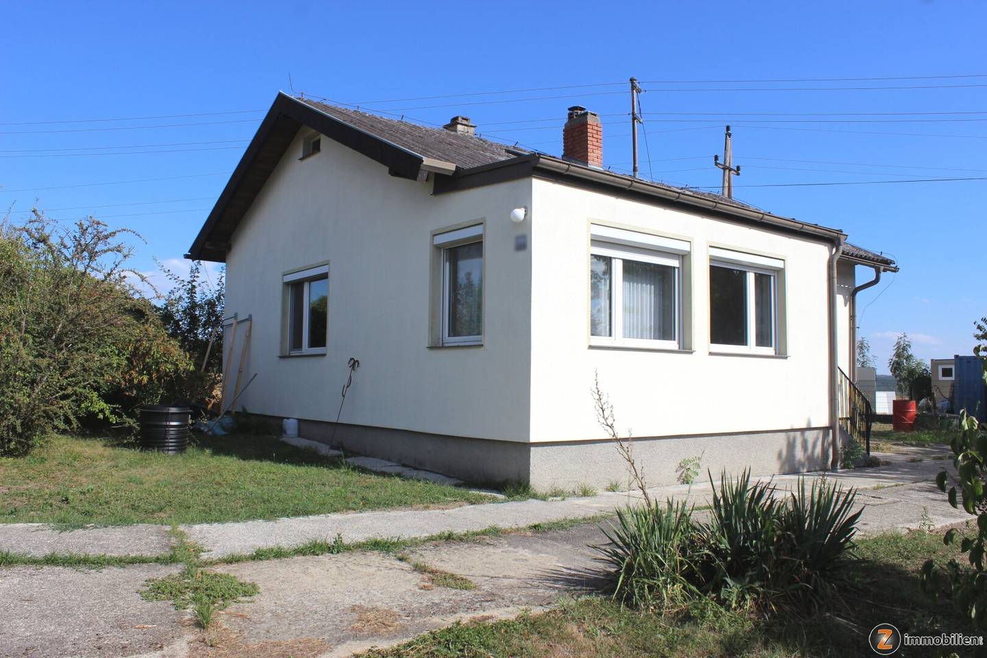 Dürnbach: Kleines Wohnhaus mit Garten und Brunnen