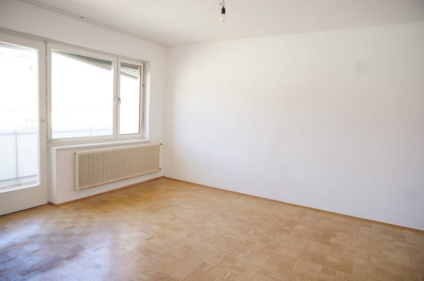 Helle Kleinwohnung im 4. - und letzten Stock mit Lift in Bruck/Mur - Bergstraße