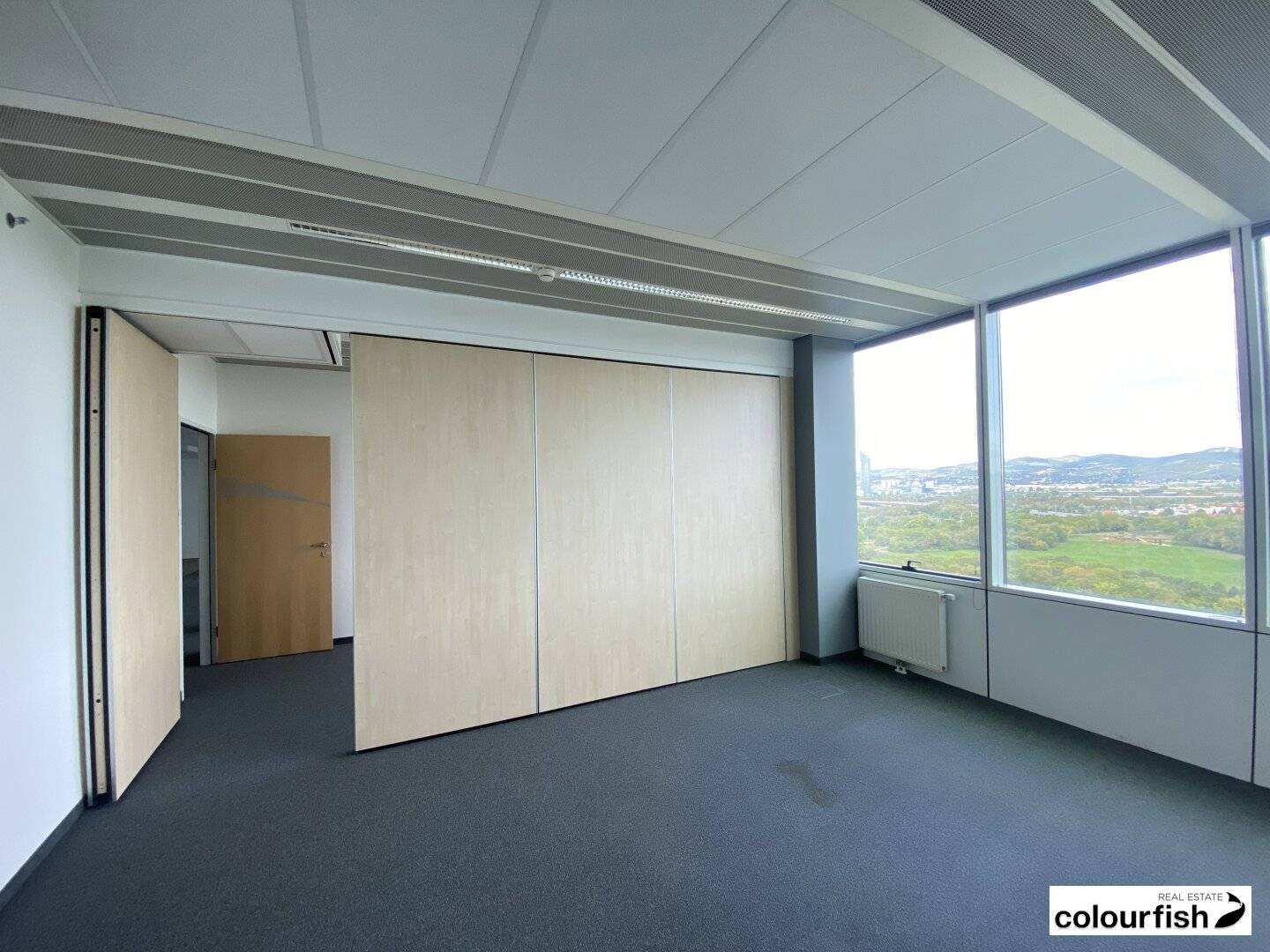 Modern office space in Saturn Tower