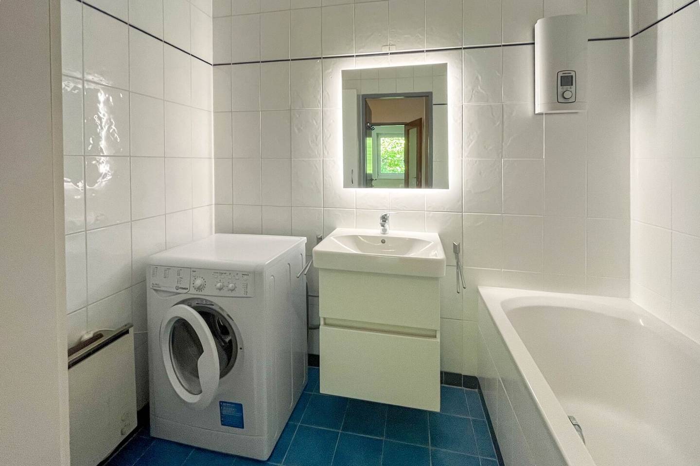 Attractive rental apartment in quiet green location opposite Schlosspark Laudon