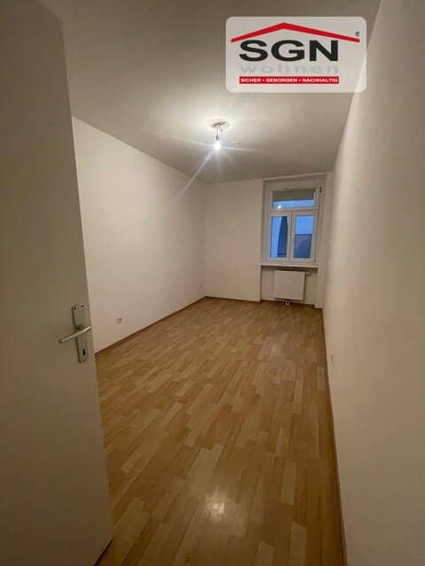 Ground floor 2-room renovated historic building apartment only 100m from Donau