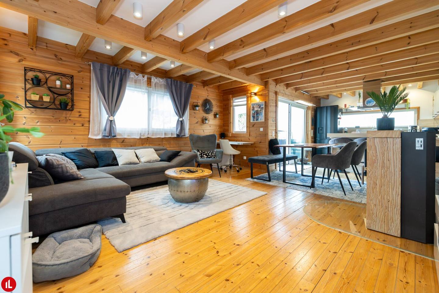 VIEL PLATZ, VIEL GRÜN, VIEL PRIVATSPHÄRE – FAMILIENHAUS AUF 1.365 M² GRUND