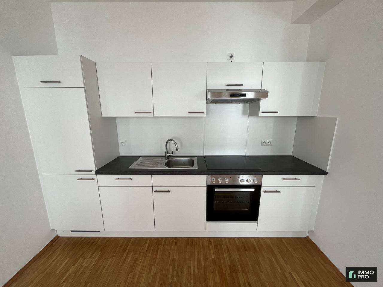 Bright 2-room apartment with modern fitted kitchen