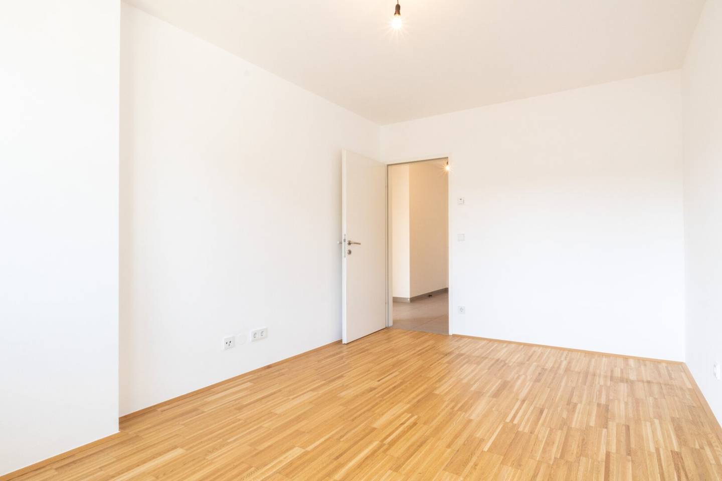 Courtyard-facing 2-room apartment with balcony in Ottakring Near Wilhelminenberg