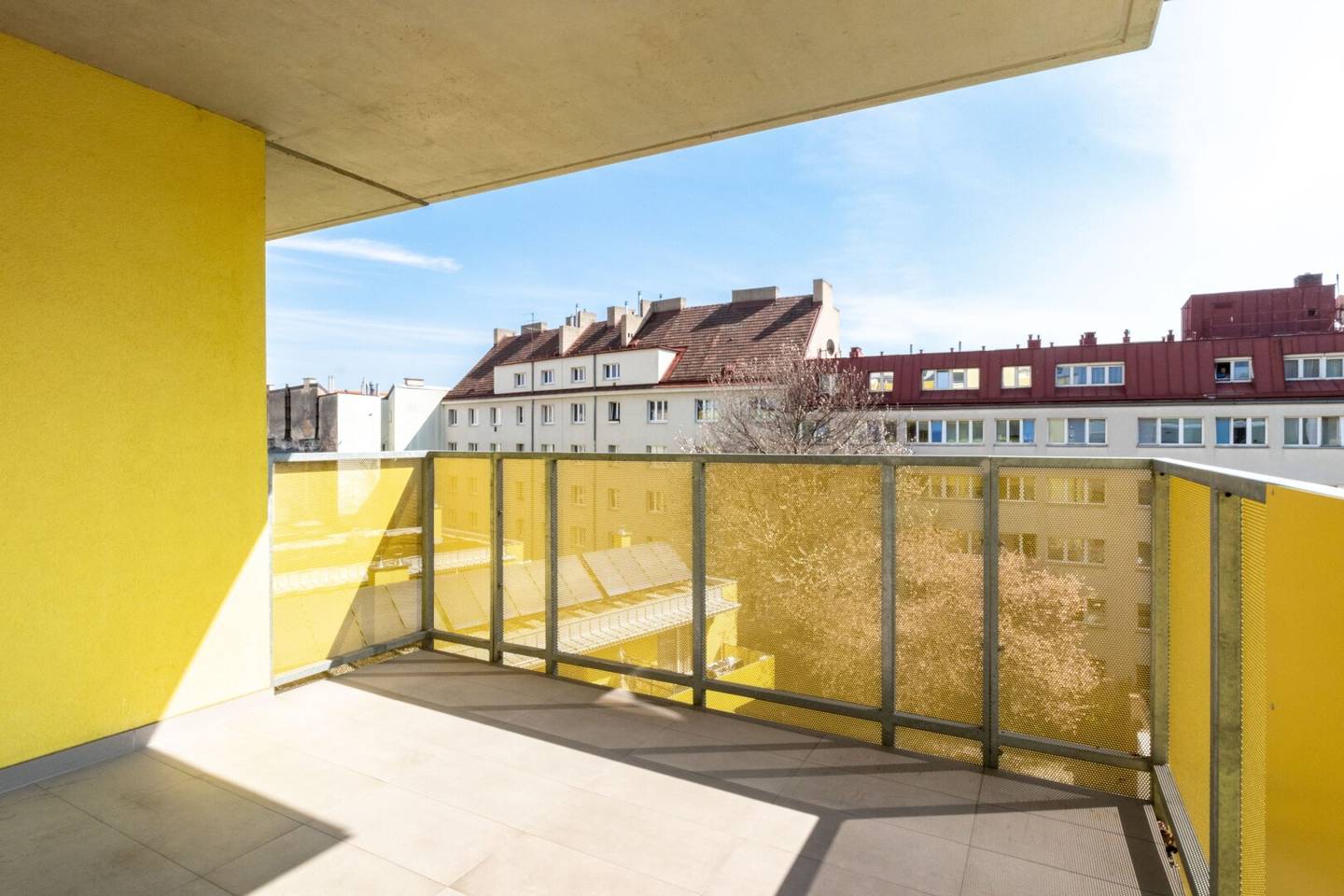 Courtyard-facing 2-room apartment with balcony in Ottakring Near Wilhelminenberg