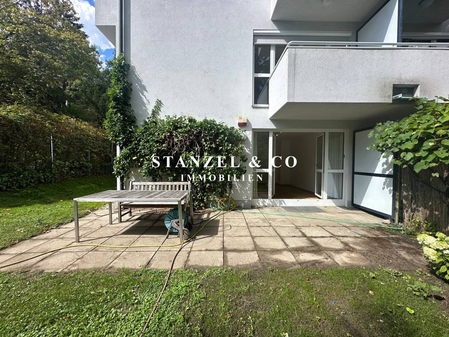 Sunny apartment with southwest garden in quiet green location