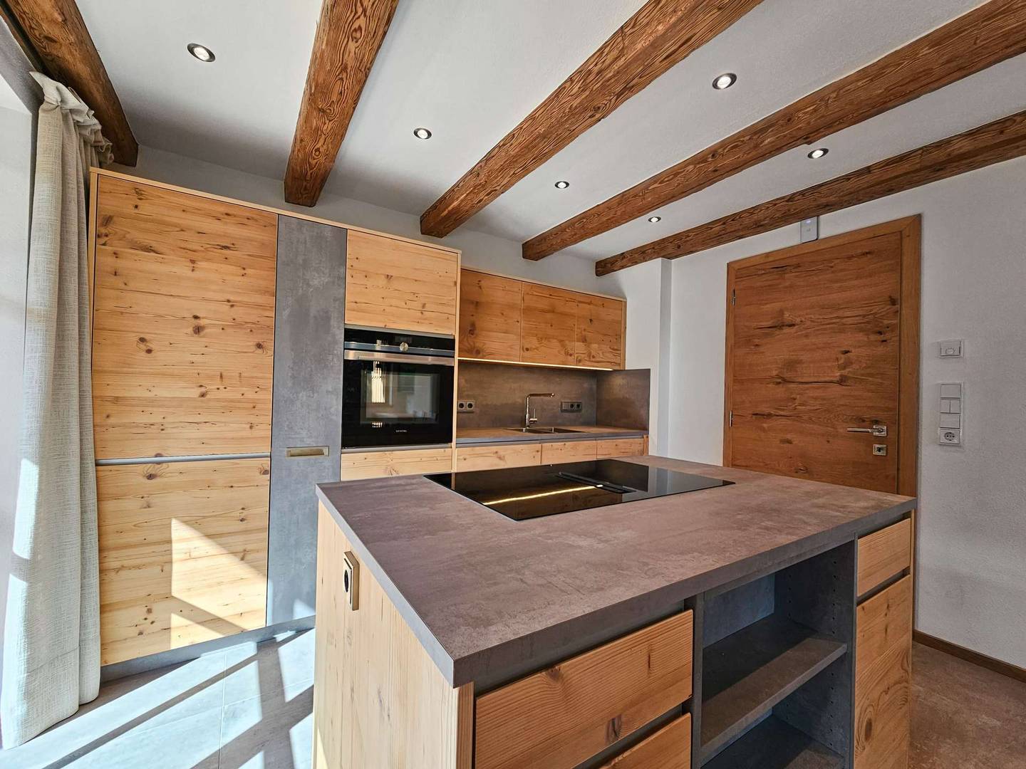 Sonnige Dachgeschosswohnung in grüner Naturlage