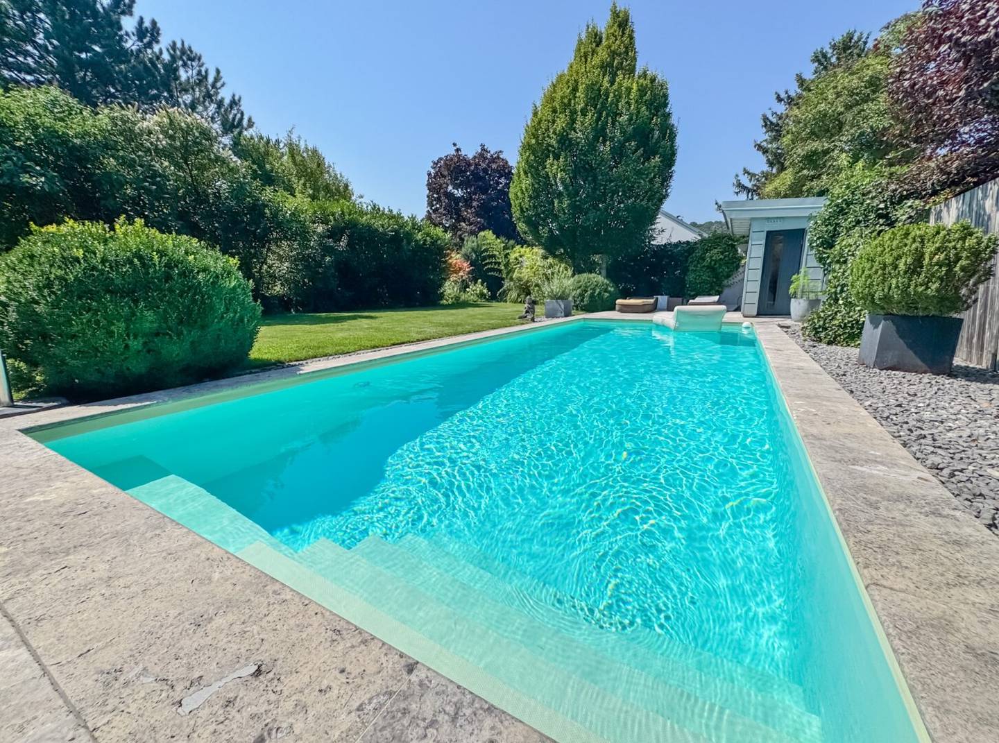 Einfamilienhaus mit Pool, Sauna &amp; Wohnkeller auf Eigengrund in Toplage von Baden bei Wien