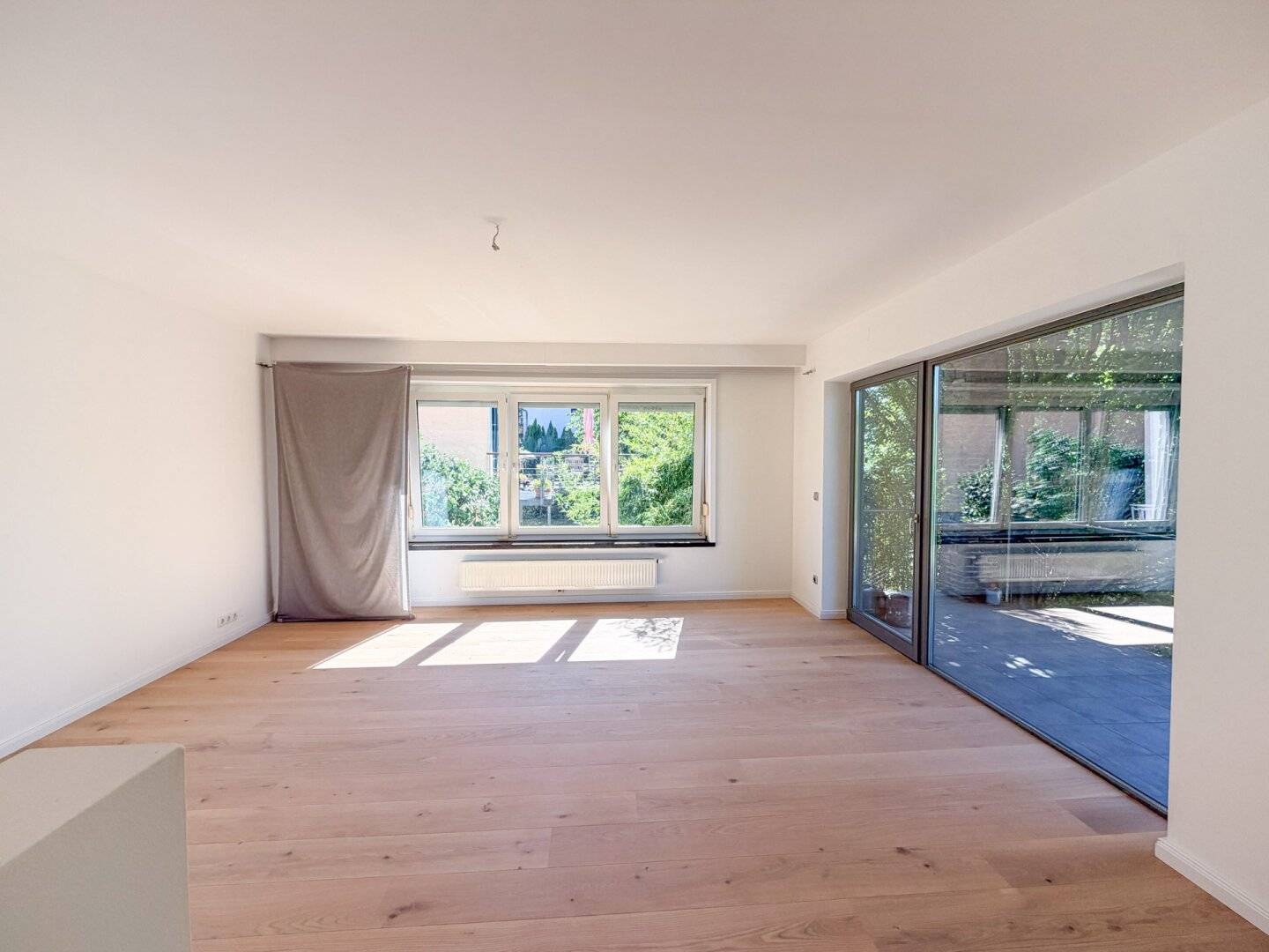 Einfamilienhaus mit Pool, Sauna &amp; Wohnkeller auf Eigengrund in Toplage von Baden bei Wien