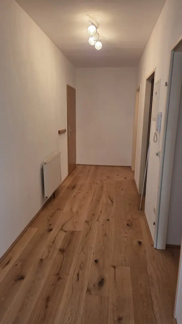 3-room apartment in the center of Vöcklabruck. Courtyard-facing with view of greenery - Owner-occupancy or rental - Free underground parking space (Commission-free)