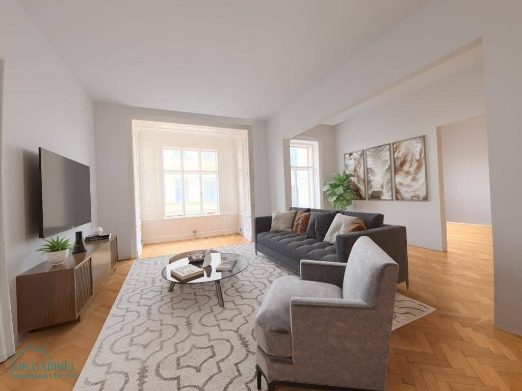 Beautiful renovated old building apartment with loggia