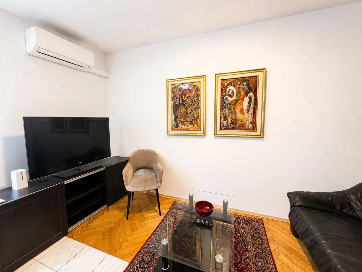Klimatisierte Wohnung im 1. Bezirk nahe Schwedenplatz – U-Bahn! freier Mietzins!