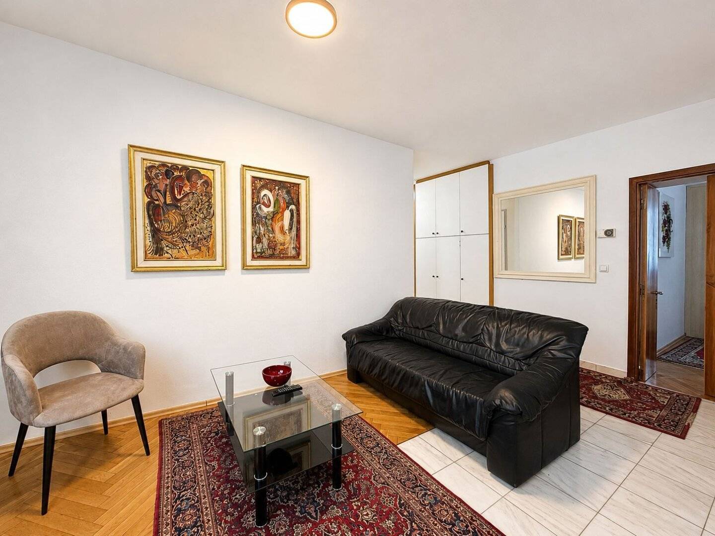 Air conditioned apartment in the 1st District near Schwedenplatz – Subway! free rent!