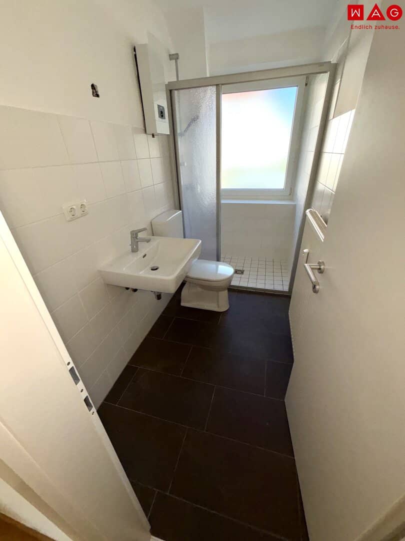 Freshly renovated living opportunity in Steyr-Münichholz: light-filled rooms, modern comfort, cozy green view and an attractive location with excellent infrastructure, move in and feel at home