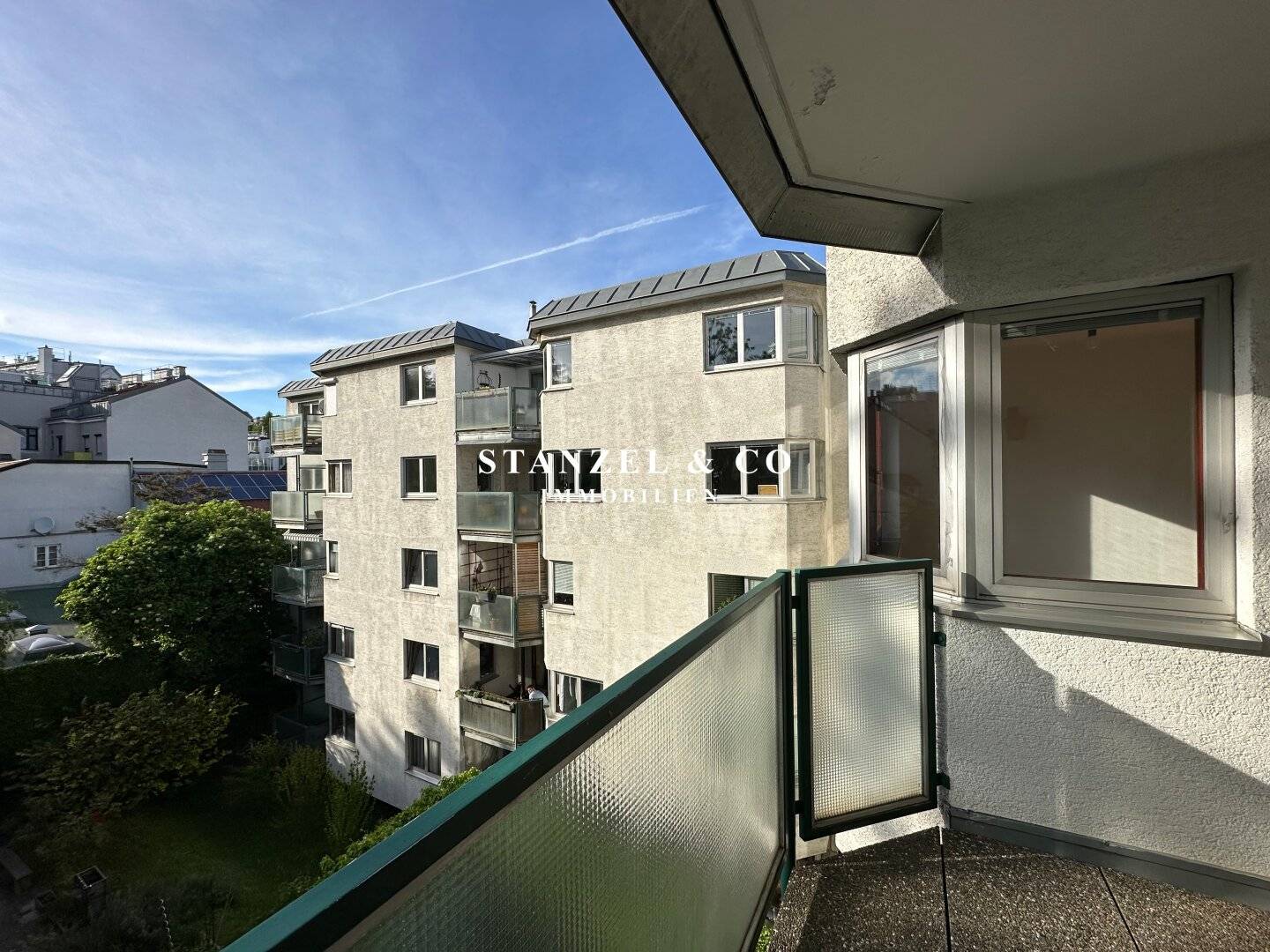 Sunny apartment with west loggia and garden use