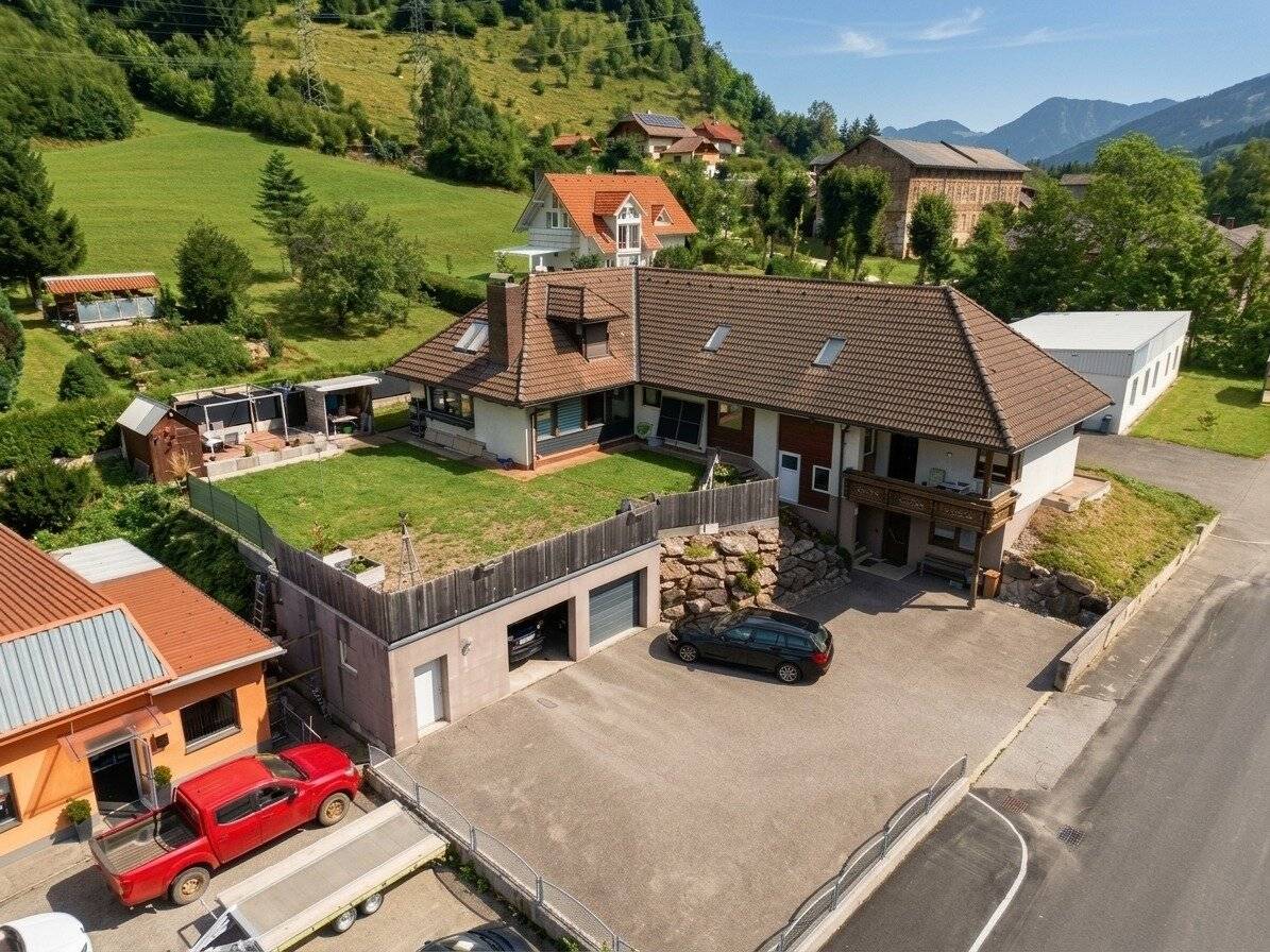 EINZIGARTIGES BUNGALOW-ENSEMBLE AM FUSSE DES ERZBERGS