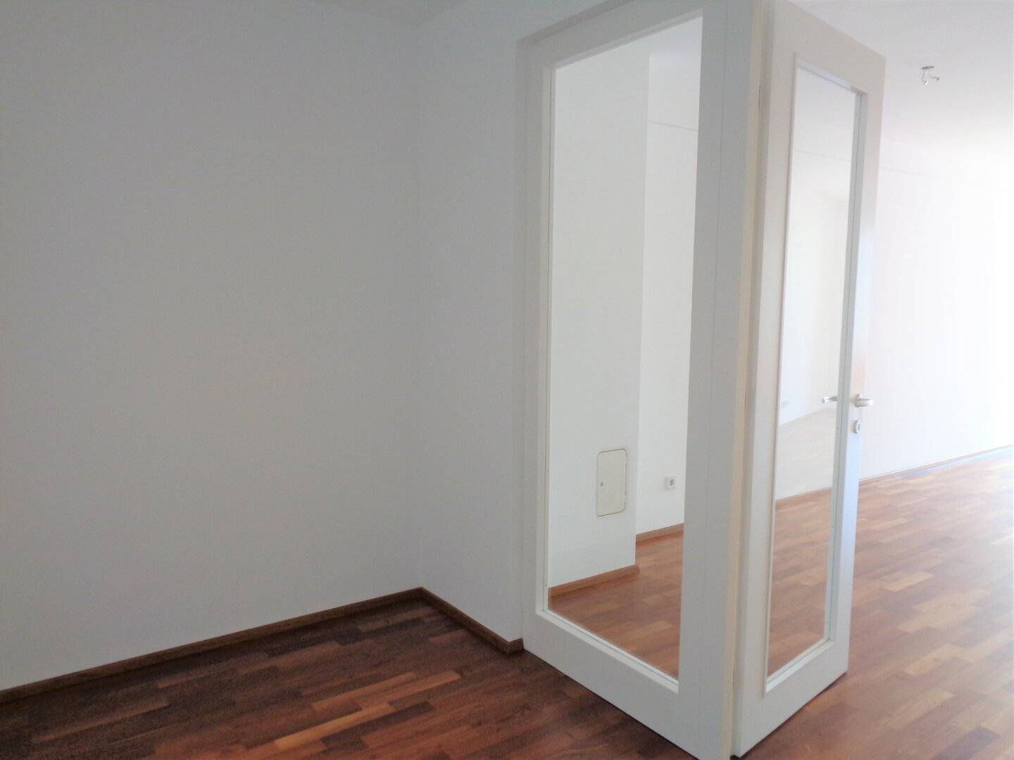High-quality inner-city apartment with beautiful balcony