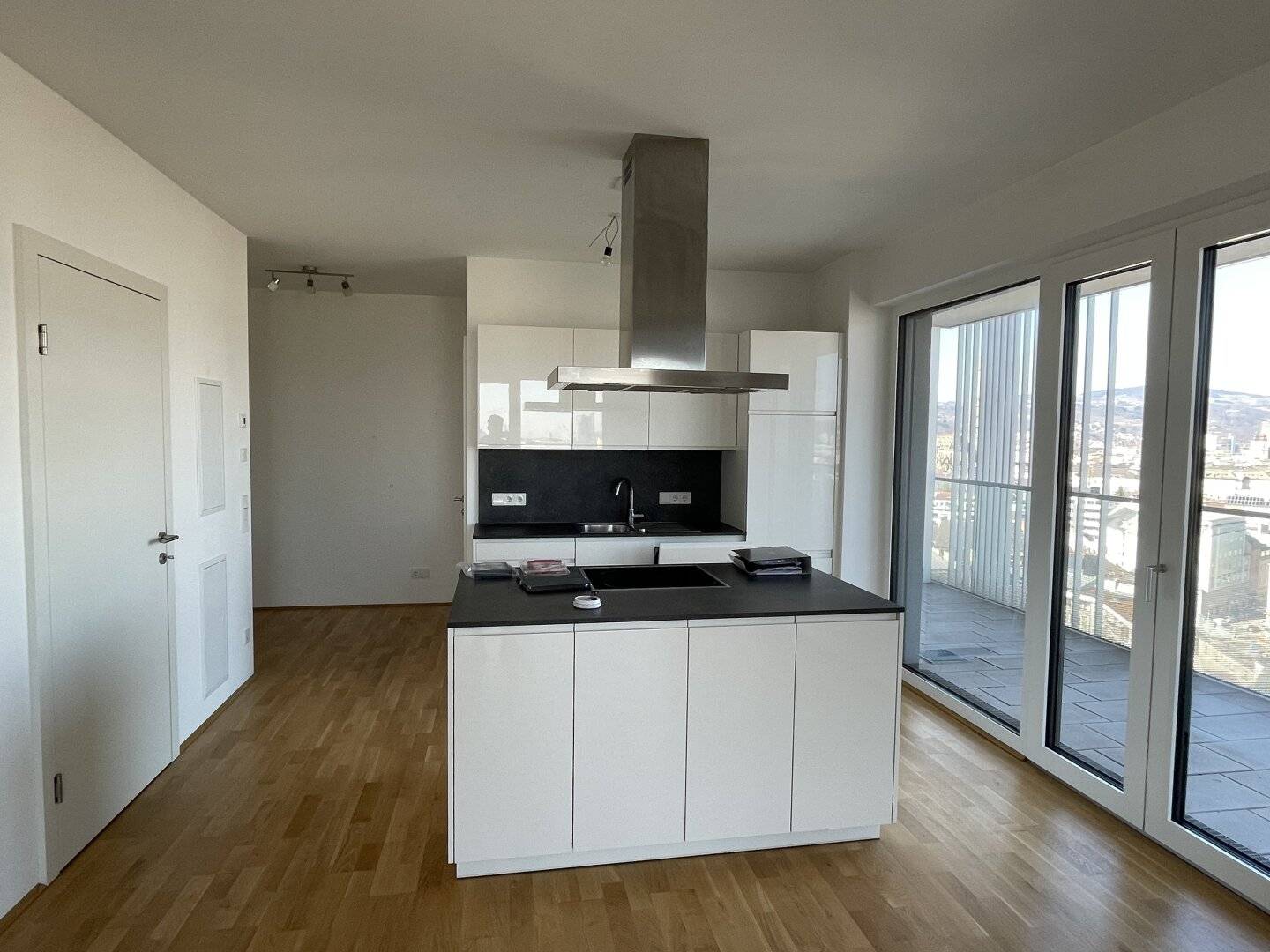 LUX-TOWER Perfect 2-room apartment in central city centre location