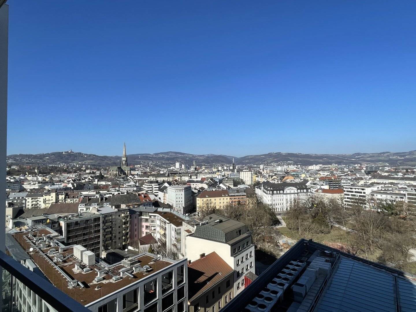 LUX-TOWER Perfect 2-room apartment in central city centre location