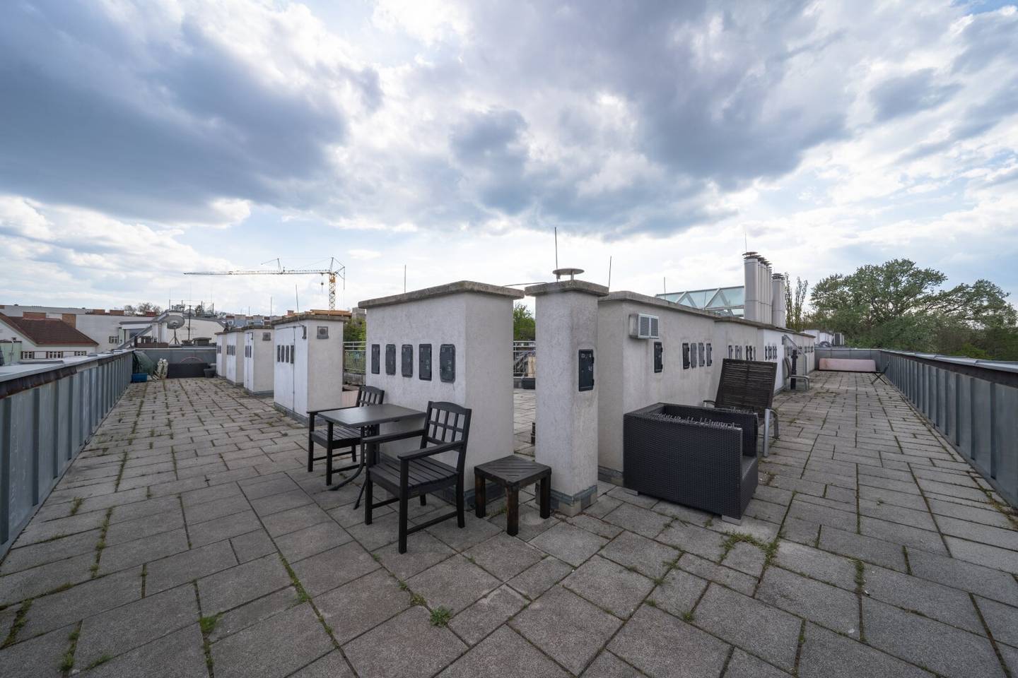 Bright 2-room apartment with stunning communal roof terrace