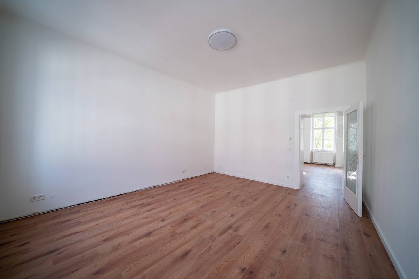 Bright 2-room apartment with stunning communal roof terrace