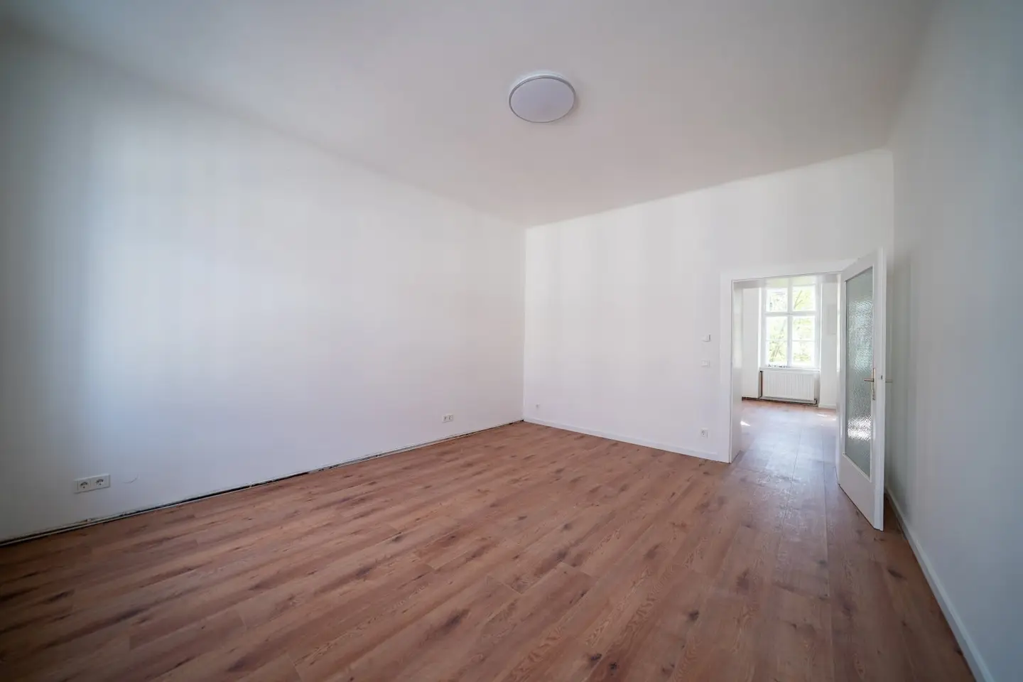 Bright 2-room apartment with stunning communal roof terrace