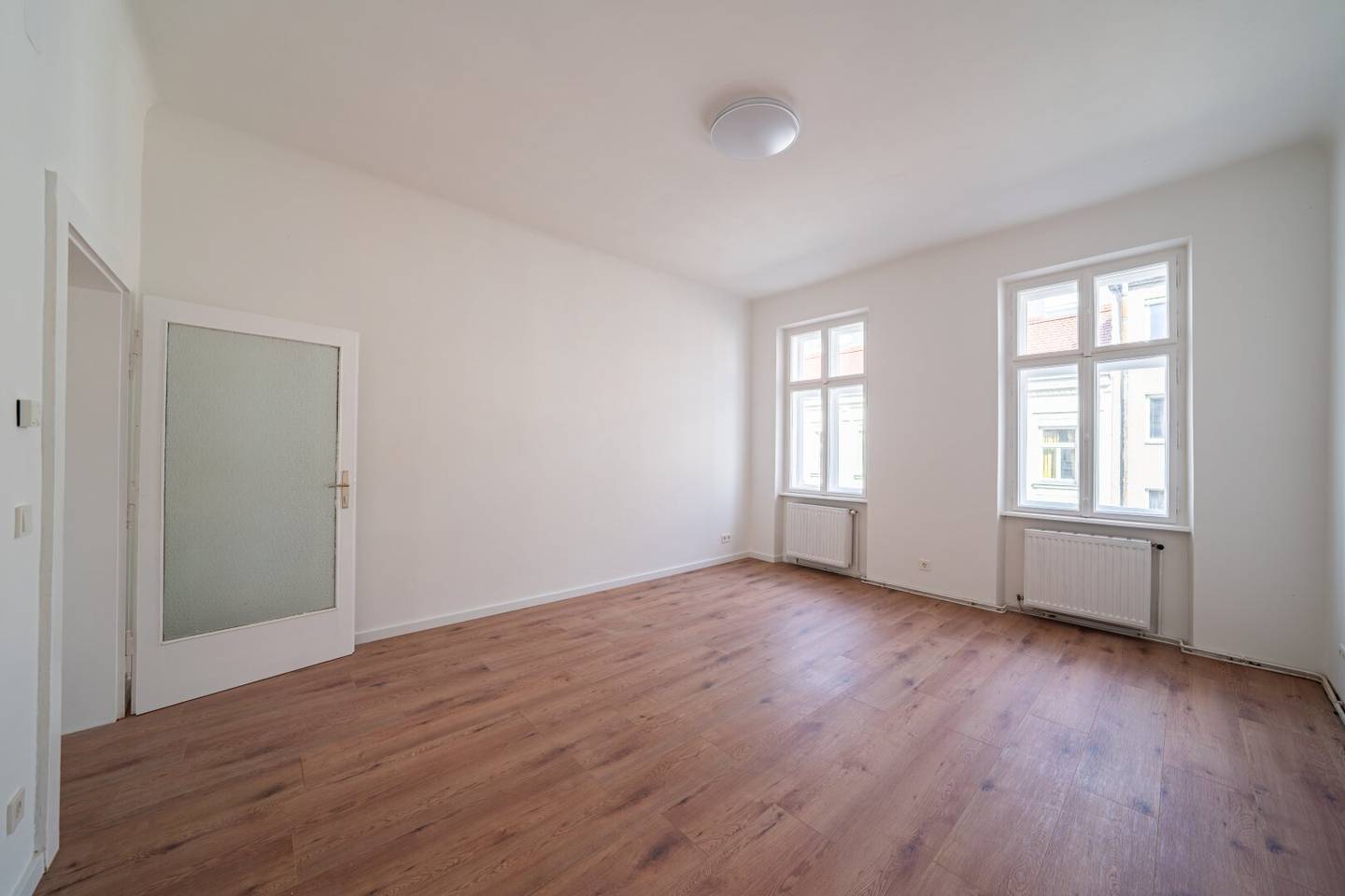 Bright 2-room apartment with stunning communal roof terrace