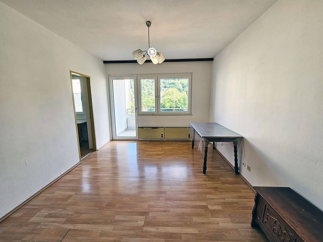 South-Facing Large Loggia Central Quiet Location
