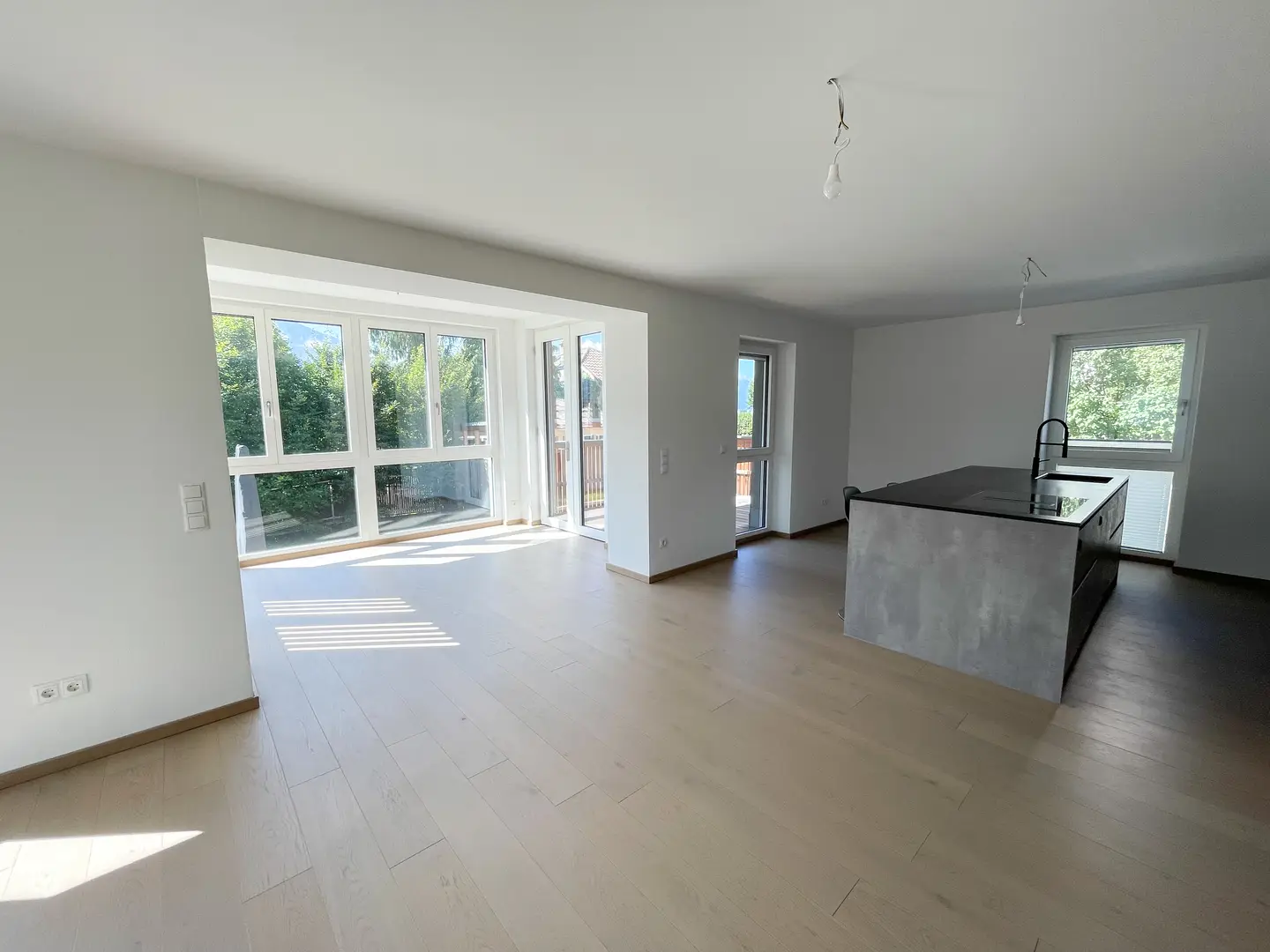 Apartment with private garden and mountain view in a quiet setting