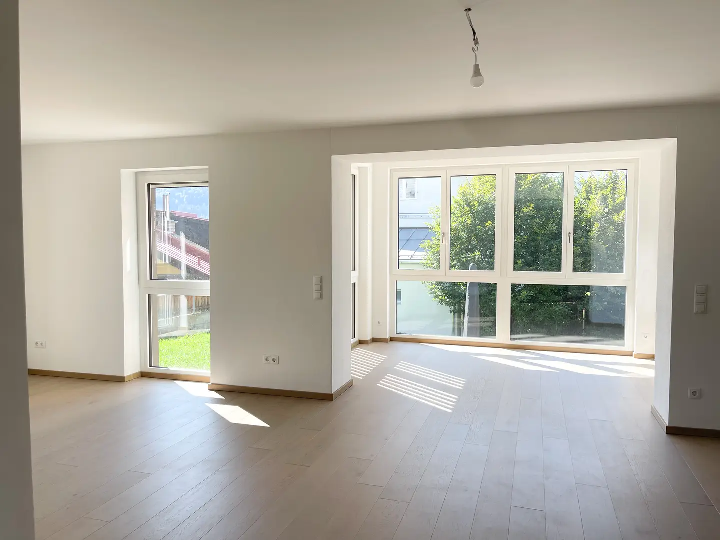 Apartment with private garden and mountain view in a quiet setting