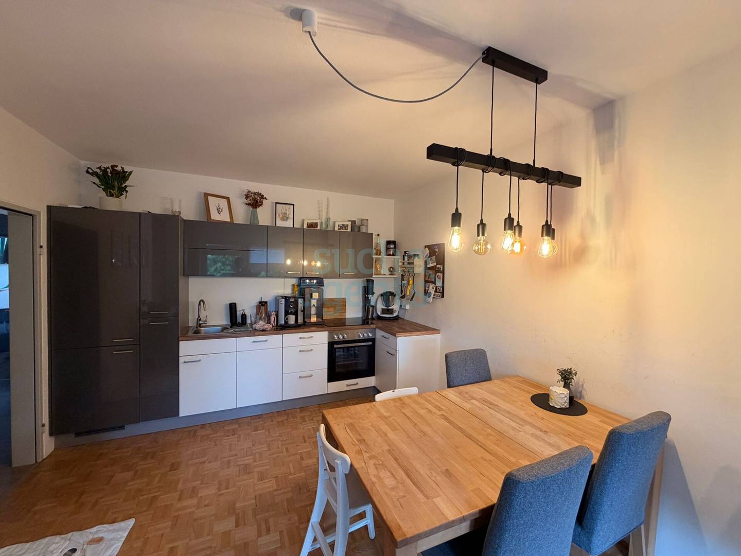 Light filled apartment with modern kitchen and south balcony