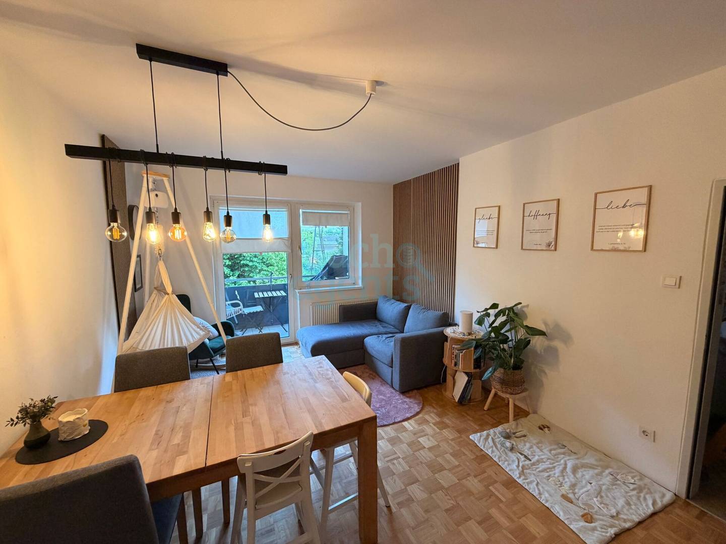 Light filled apartment with modern kitchen and south balcony